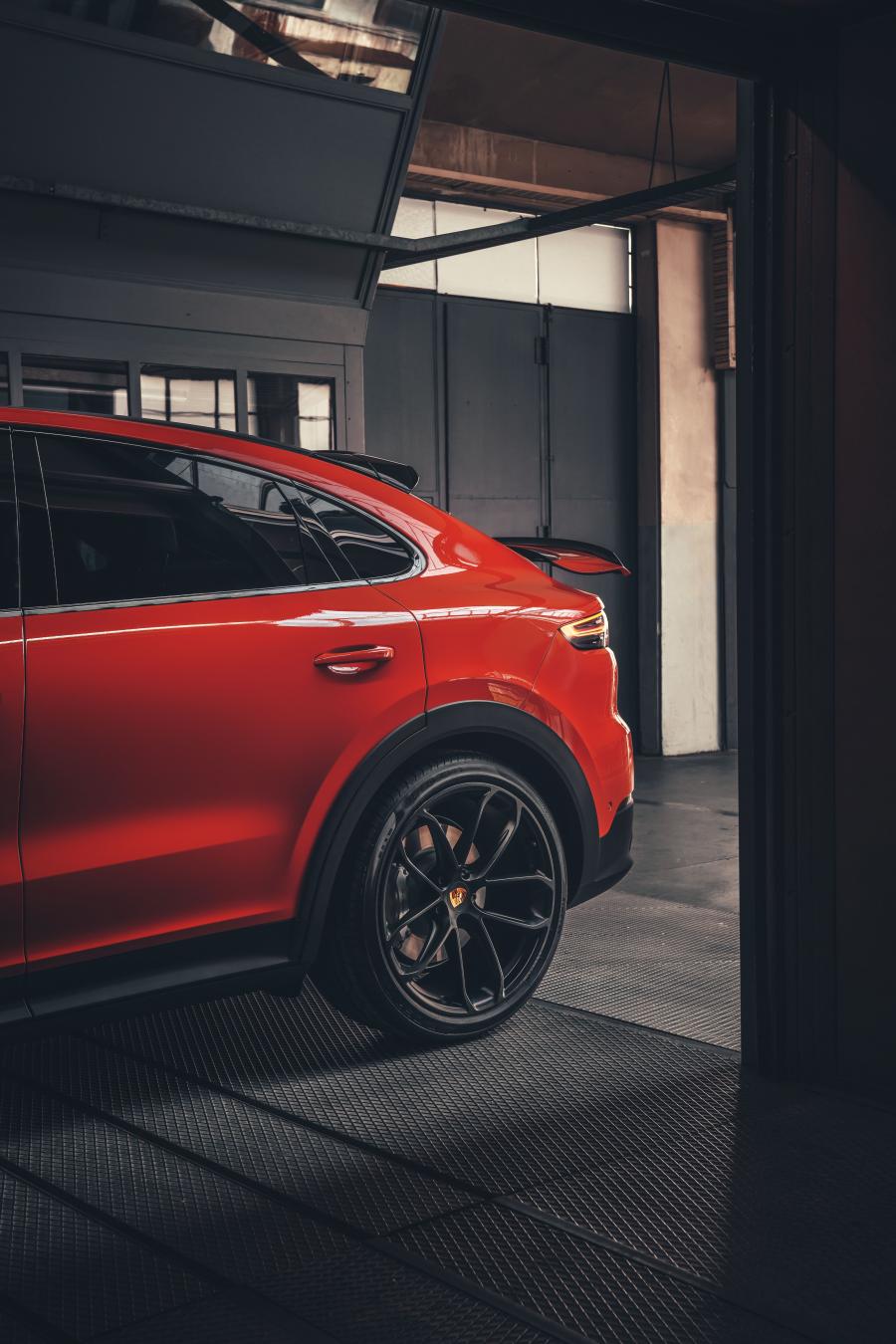 Детали экстерьера Porsche Cayenne Turbo Coupe 2019 года  (WW) (фото 42 из 44)
